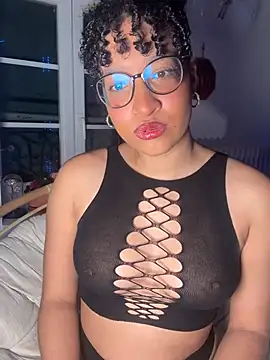 Snapshot of Lauyako chatting on March 4, 2:56 pm Lauyako online show from March 4, 2:56 pm