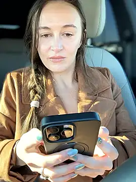 Snapshot of lunagirl13 chatting on January 17, 9:29 pm lunagirl13 online show from January 17, 9:29 pm