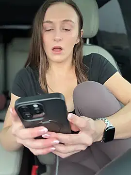 Snapshot of lunagirl13 chatting on February 11, 12:15 am lunagirl13 online show from February 11, 12:15 am