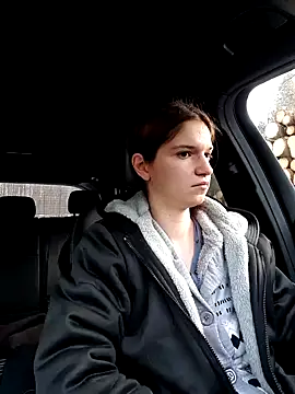 Snapshot of Geile-Luna chatting on February 9, 3:23 pm Geile-Luna online show from February 9, 3:23 pm