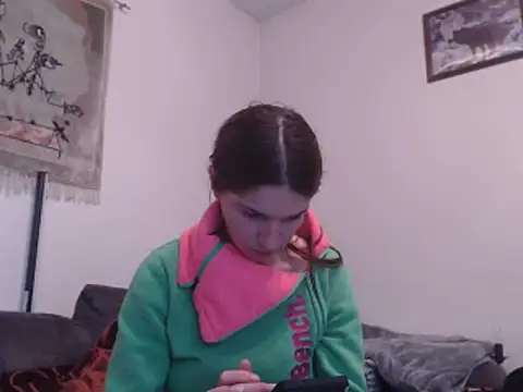 Snapshot of Geile-Luna chatting on November 6, 5:47 pm Geile-Luna online show from November 6, 5:47 pm