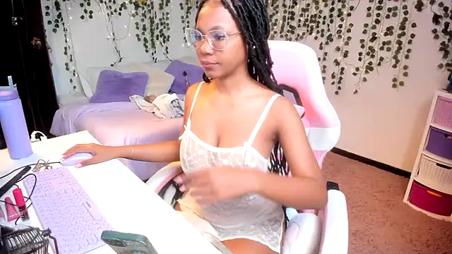 violeta milleer online show from October 20, 3:45 pm