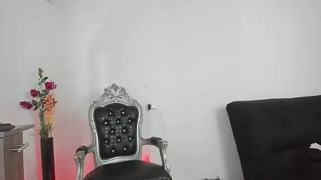 Snapshot of Hela_wet chatting on March 2, 12:20 am Hela wet online show from March 2, 12:20 am