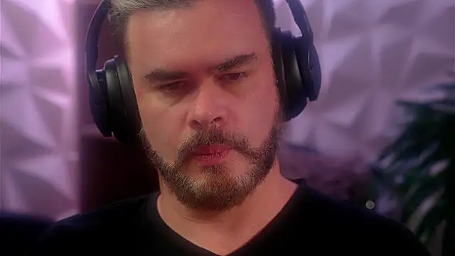 Sanders White online show from January 7, 3:42 am