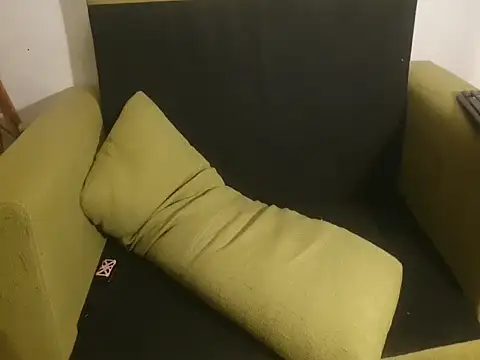 Snapshot of Lillisissi chatting on January 13, 2:39 am Lillisissi online show from January 13, 2:39 am