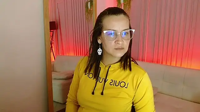 Britney taylor  online show from March 22, 6:25 pm