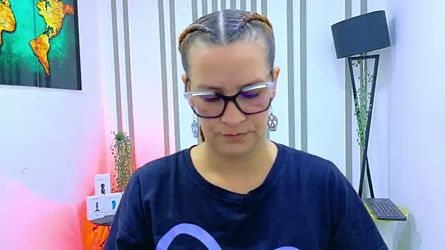 Britney taylor  online show from November 21, 9:02 pm