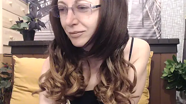 lilianleight online show from April 13, 10:32 am