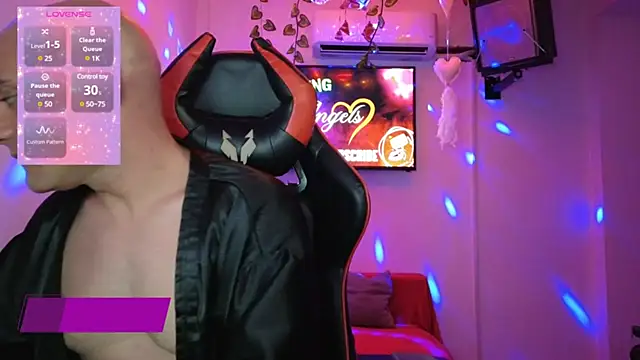 Snapshot of smangels chatting on January 21, 4:10 am smangels online show from January 21, 4:10 am