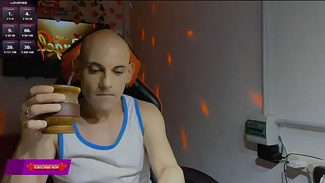 Snapshot of smangels chatting on February 17, 4:09 am smangels online show from February 17, 4:09 am