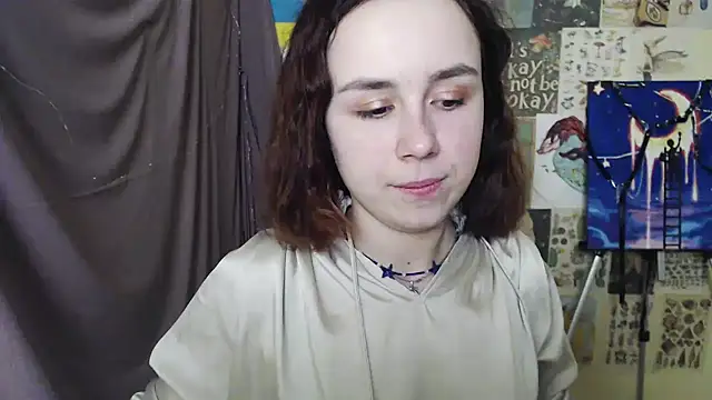 VeryVeryVeryShy  online show from February 25, 6:25 am