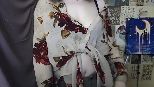 VeryVeryVeryShy  online show from March 6, 6:52 am