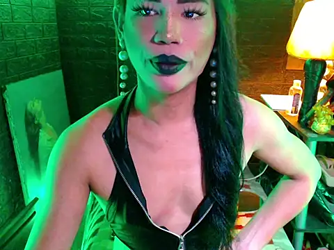 Snapshot of sweetsinner_xx chatting on June 4, 6:47 pm sweetsinner xx online show from June 4, 6:47 pm