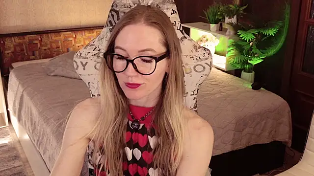 Snapshot of Hello_Lisha chatting on July 1, 8:27 am Hello Lisha online show from July 1, 8:27 am