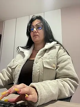 SWEETLILY18 online show from January 4, 11:33 am