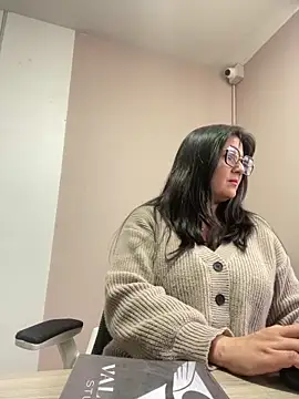 SWEETLILY18 online show from January 24, 9:15 pm