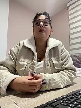 SWEETLILY18 online show from February 5, 11:23 am