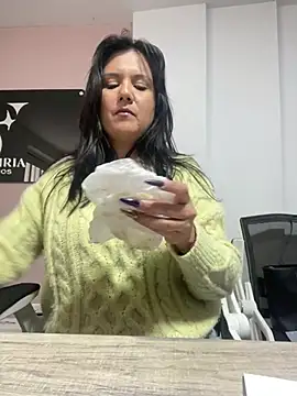 SWEETLILY18 online show from February 9, 3:01 pm