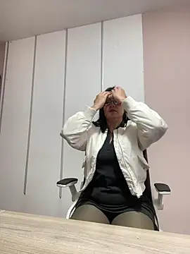 SWEETLILY18 online show from February 27, 11:31 am