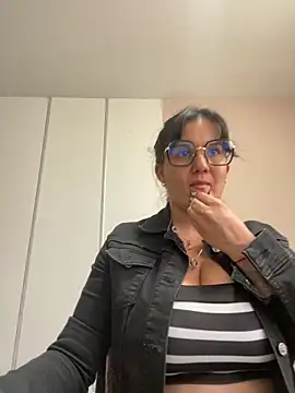 SWEETLILY18 online show from March 4, 2:21 pm