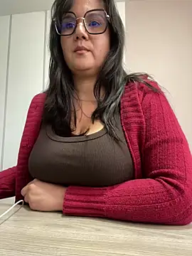 SWEETLILY18 online show from March 19, 9:58 pm