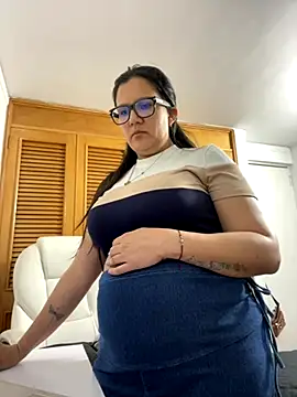 SWEETLILY18 online show from October 15, 10:54 pm