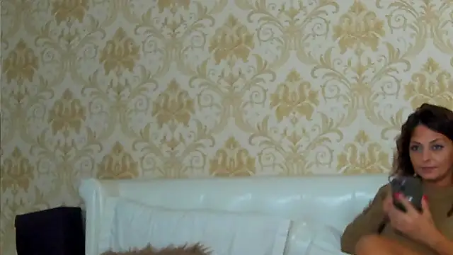 Snapshot of GiannaElliss chatting on January 9, 6:06 am GiannaElliss online show from January 9, 6:06 am