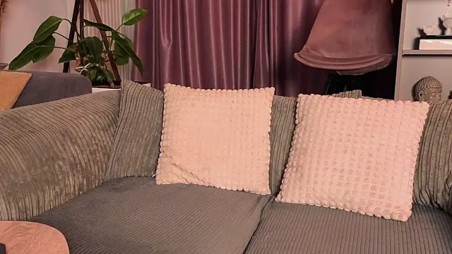 MayaCroft online show from May 31, 6:09 pm