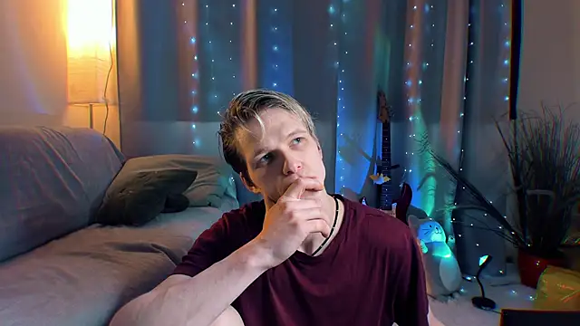 Breston Sweet online show from April 5, 5:15 am