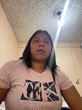 Leylafourniert online show from December 19, 7:40 pm