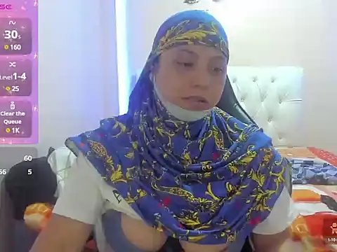 Leylafourniert online show from January 12, 8:25 pm