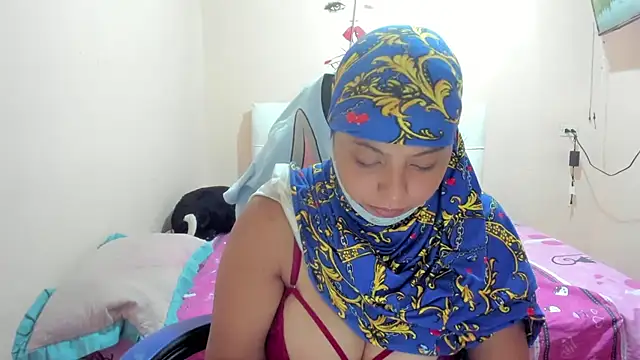 Leylafourniert online show from March 10, 8:23 pm