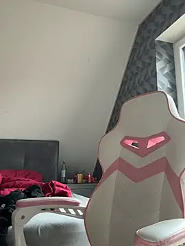 newMichelle online show from March 10, 7:02 am