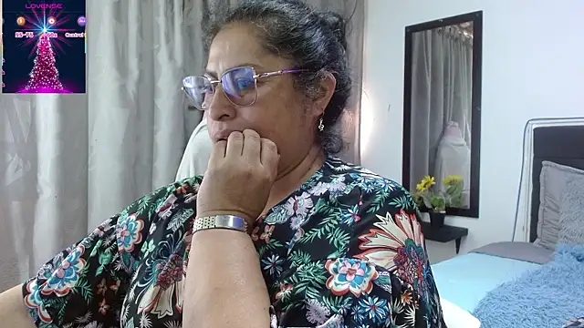 Keyla01  online show from January 6, 6:00 pm