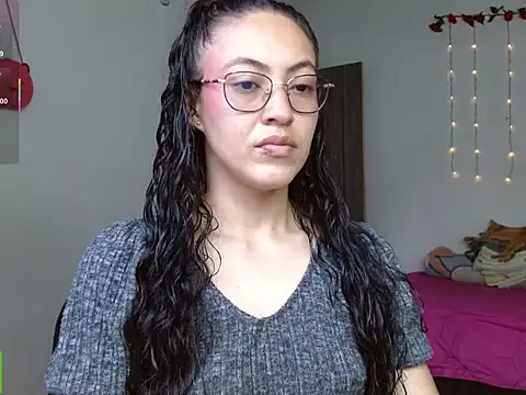 Olivia Bright online show from March 2, 7:10 pm