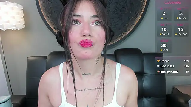 miss sharlotte18 online show from February 6, 6:13 pm