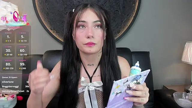 miss sharlotte18 online show from February 26, 9:16 pm