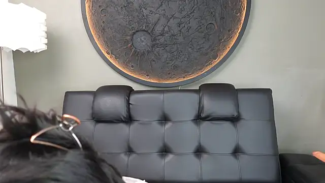 miss vaiolette online show from March 27, 11:10 am