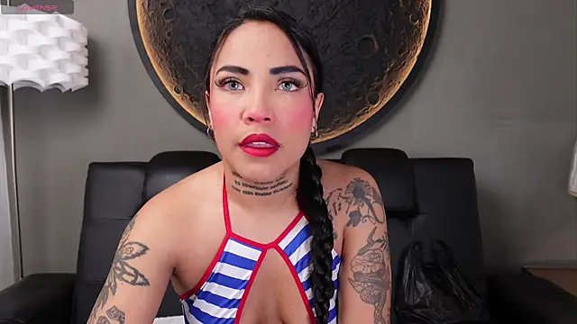 Snapshot of miss_vaiolette chatting on June 6, 11:04 am miss vaiolette online show from June 6, 11:04 am