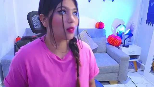 annylouis online show from October 11, 7:12 pm