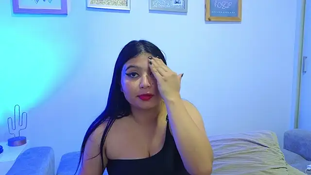 annylouis online show from December 3, 7:23 pm