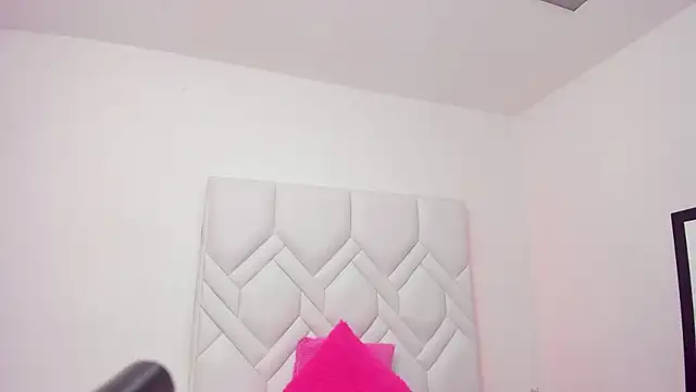 Snapshot of Mature_Hard chatting on March 18, 8:15 pm Mature Hard online show from March 18, 8:15 pm