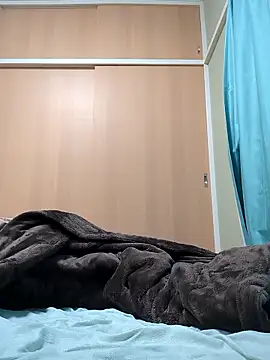 lioncake1221 online show from February 5, 4:00 pm