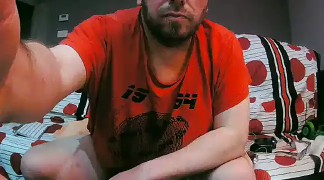 Snapshot of txan9876 chatting on February 13, 8:34 pm txan9876 online show from February 13, 8:34 pm