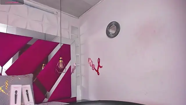 Penelope Tits online show from March 4, 3:00 am