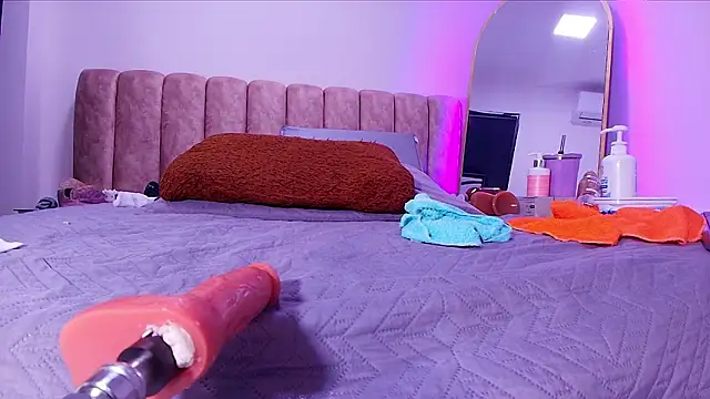  linda milk  online show from March 18, 5:10 am