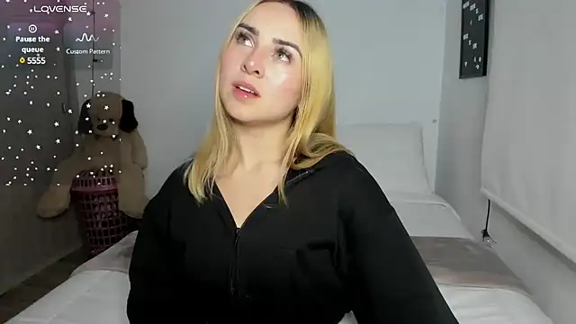 sophi mooreno online show from March 22, 2:27 am