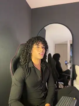 Lucas eevans online show from April 14, 12:33 pm