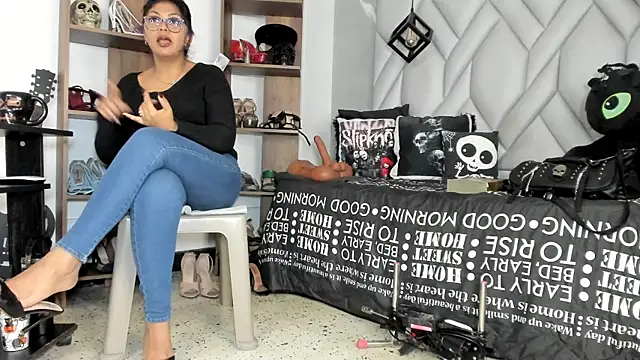 Snapshot of MirandaHaguen chatting on June 25, 8:57 pm MirandaHaguen online show from June 25, 8:57 pm
