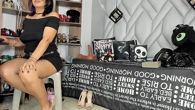 Snapshot of MirandaHaguen chatting on July 1, 8:52 pm MirandaHaguen online show from July 1, 8:52 pm